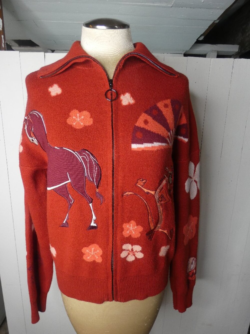 Disney Princess BoxLunch Mulan Women's M Icon Zipper Sweater Jacket Embroidered